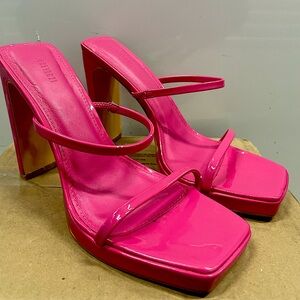 FOREVER 21 Chunky Heel Slide